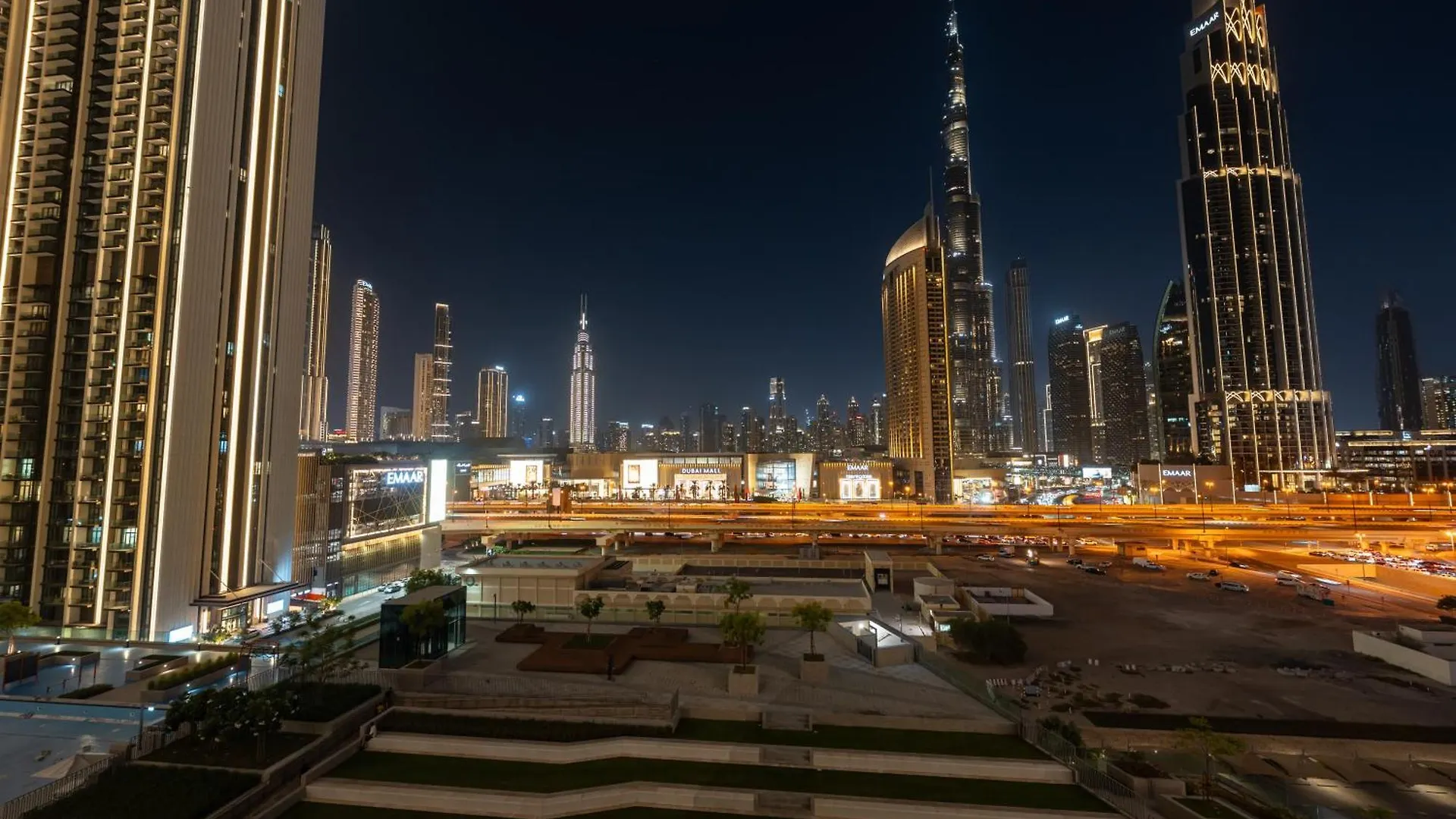 2Br Burj Khalifa Fireworks View Apartment Dubai United Arab Emirates