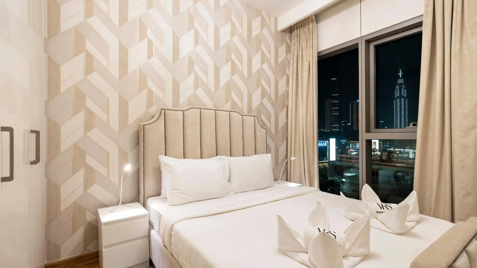 2Br Burj Khalifa Fireworks View Apartment Dubai United Arab Emirates