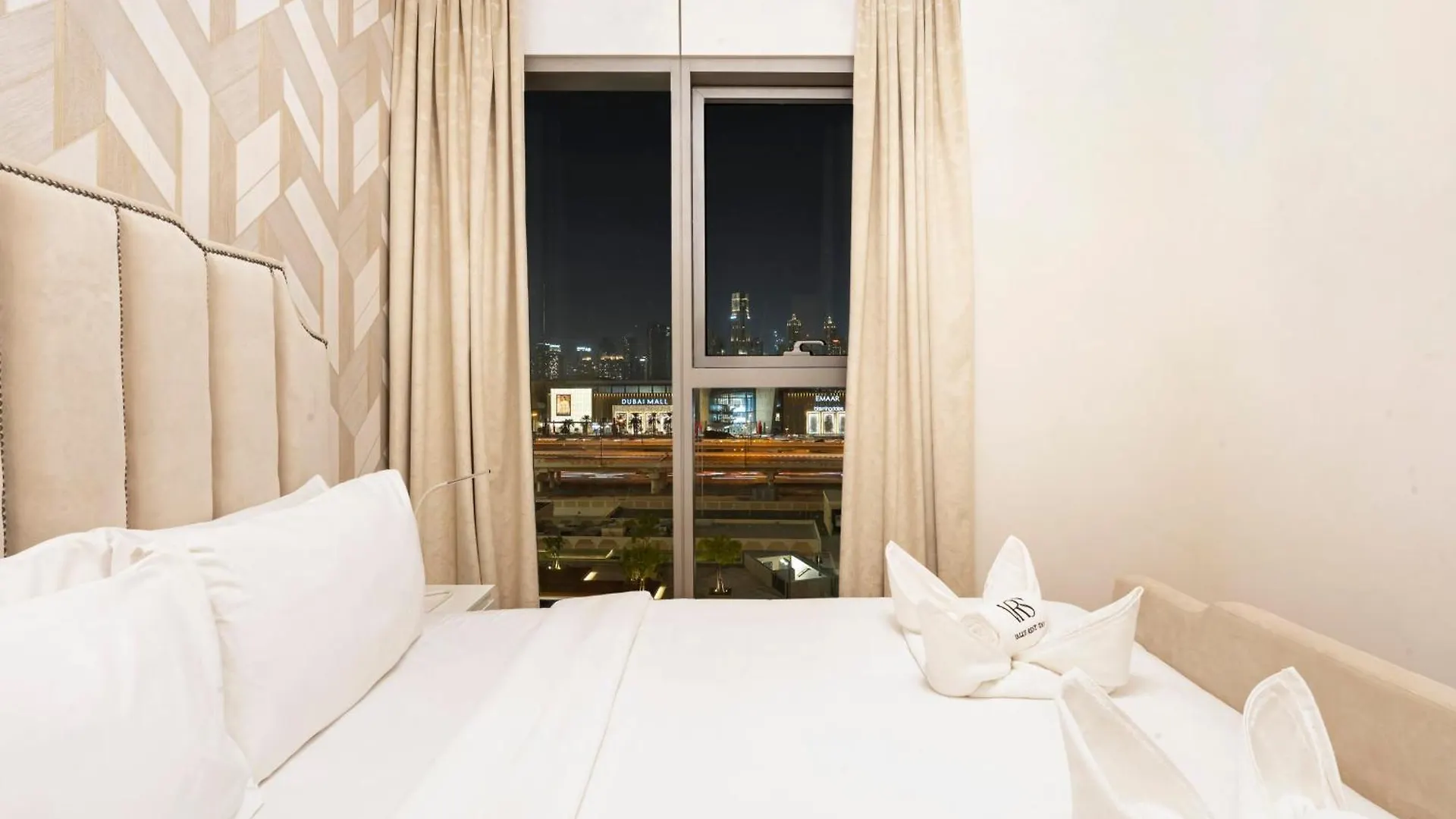 2Br Burj Khalifa Fireworks View Apartment Dubai United Arab Emirates